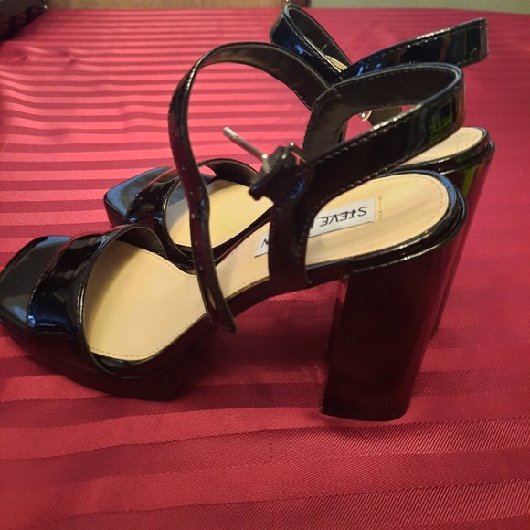 Steve Madden Persepoliss Patent Block Heel Sandal, Size 7.5 - Picture 2 of 5